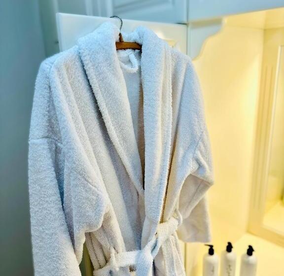 Bed and Breakfast The Home By An