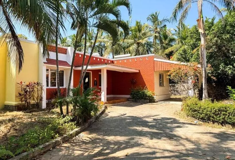 Hotelli Moonwalk Beach House