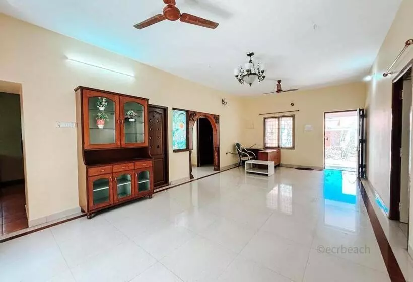 Hotelli Moonwalk Beach House