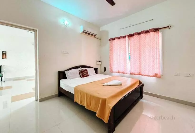 Hotelli Moonwalk Beach House
