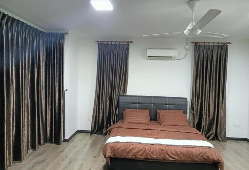 בית מלון כפרי Oyo 90965 Lakut Valley Homestay