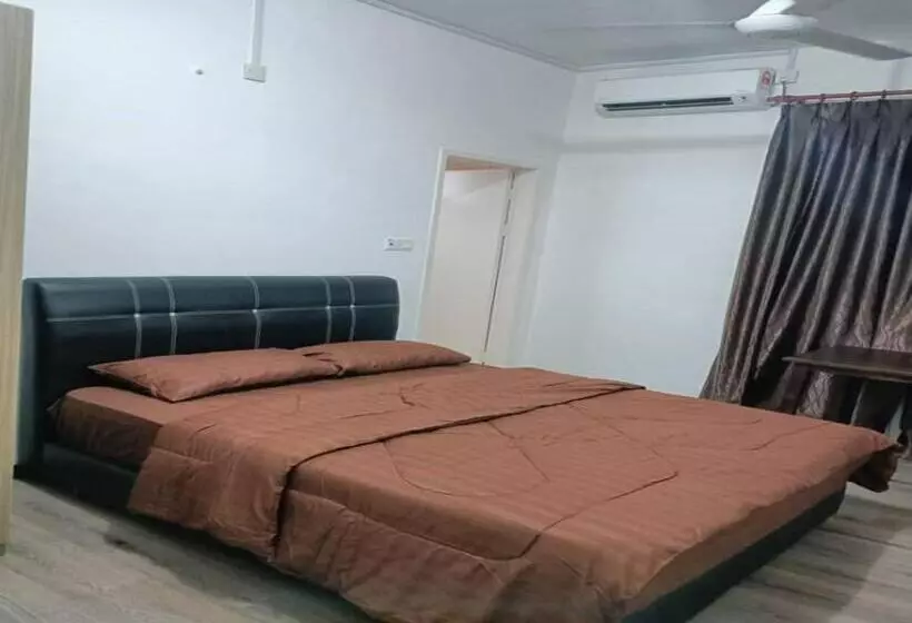 Hotelli Oyo 90965 Lakut Valley Homestay