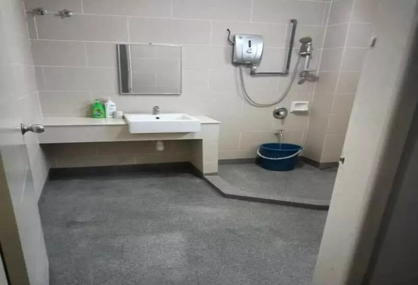 Hotelli Oyo 90965 Lakut Valley Homestay