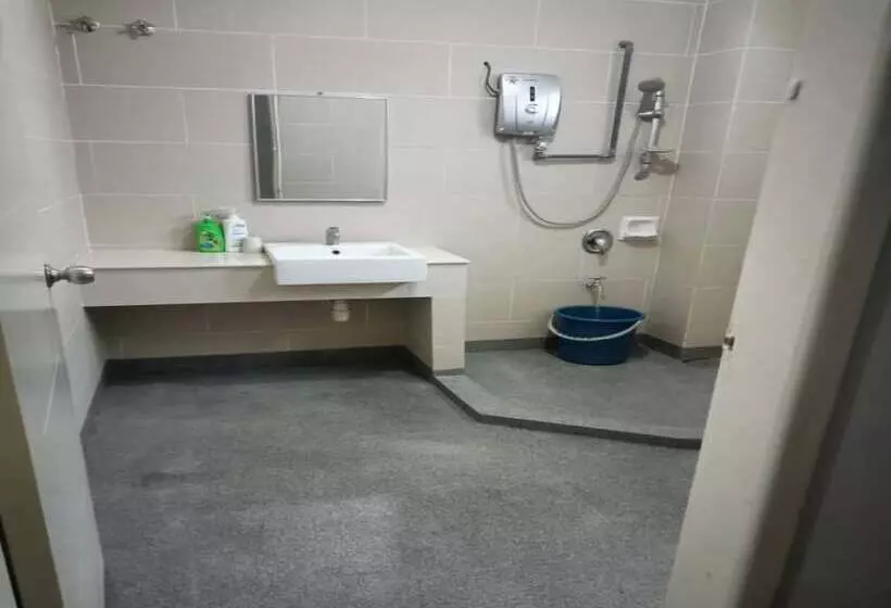 Hotelli Oyo 90965 Lakut Valley Homestay