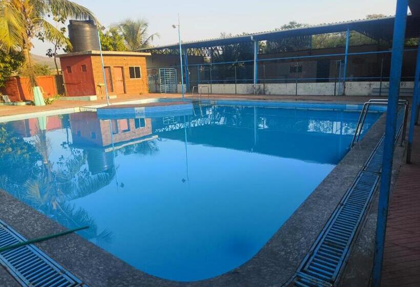 Hotel Samundra Pool Resort