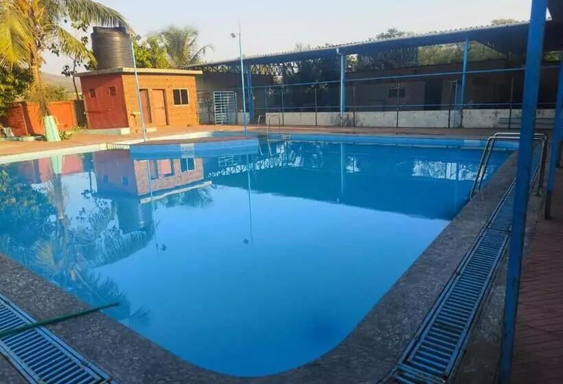 ホテル Samundra Pool Resort