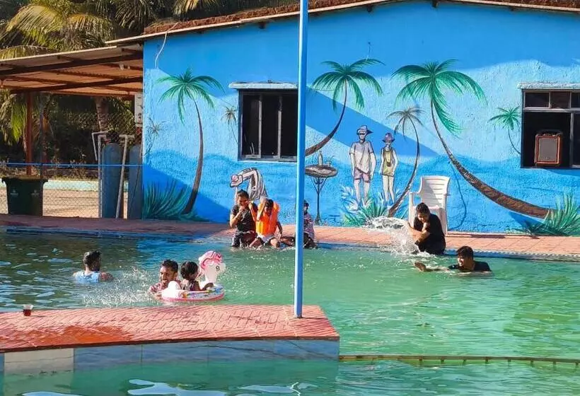 ホテル Samundra Pool Resort
