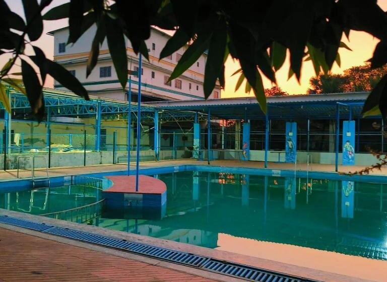 Hotel Samundra Pool Resort