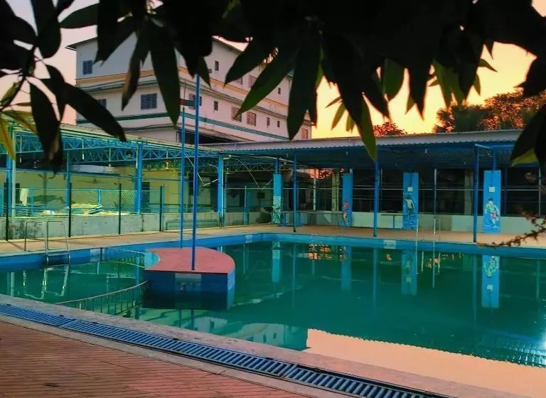 ホテル Samundra Pool Resort