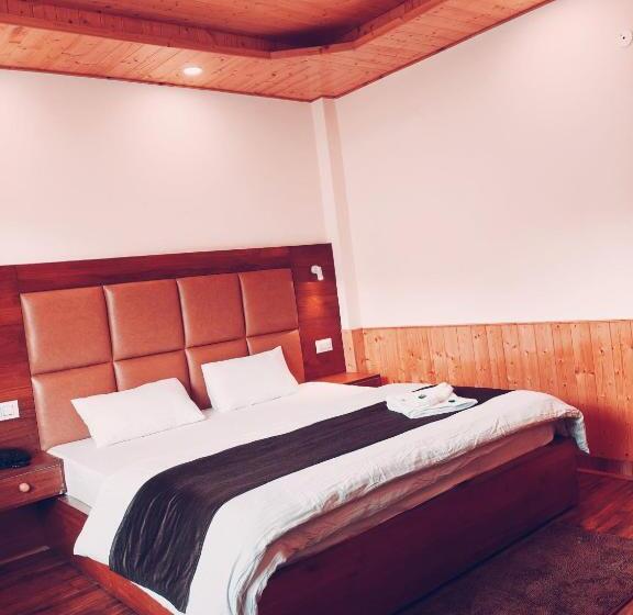 호텔 Seven Heaven Manali Scenic Mountain View Luxury Villa, Manali