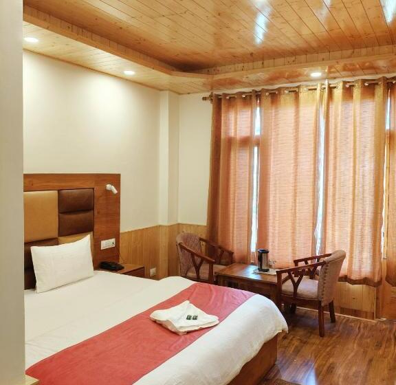 호텔 Seven Heaven Manali Scenic Mountain View Luxury Villa, Manali