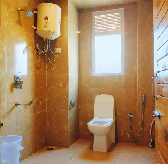ホテル Seven Heaven Manali Scenic Mountain View Luxury Villa, Manali