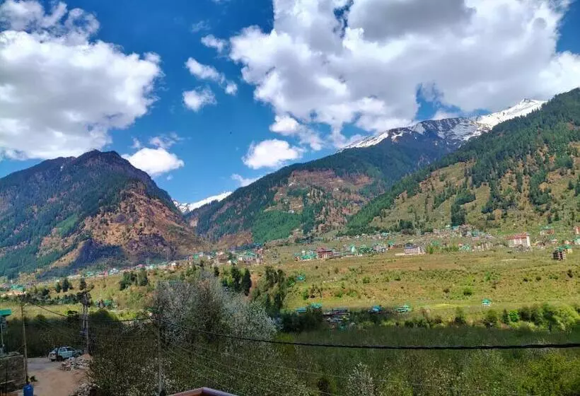 ホテル Seven Heaven Manali Scenic Mountain View Luxury Villa, Manali