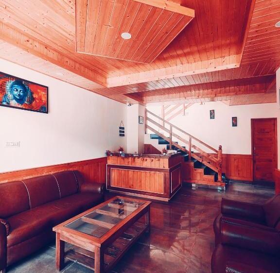 호텔 Seven Heaven Manali Scenic Mountain View Luxury Villa, Manali