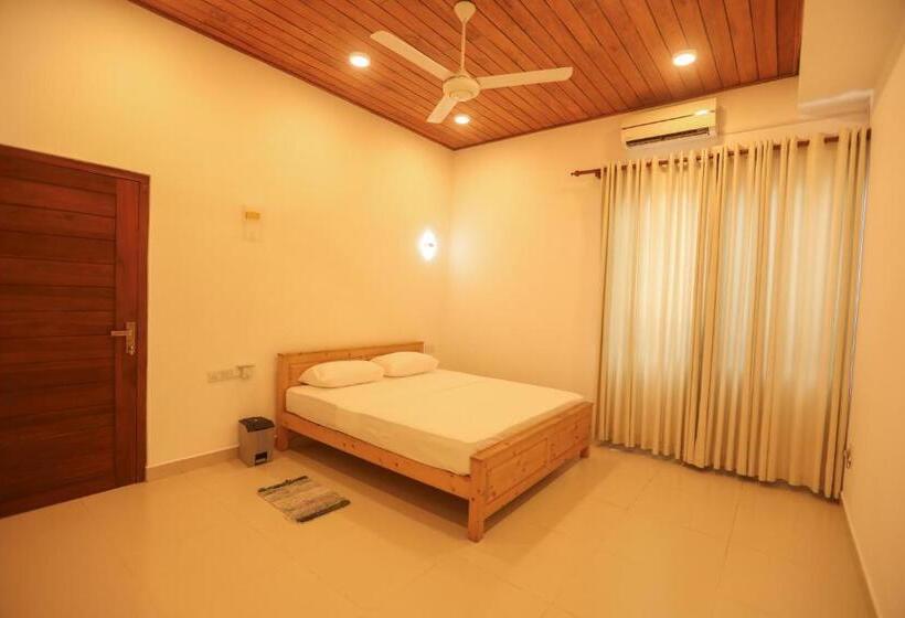 ペンション Back Packer S Oasis Unawatuna