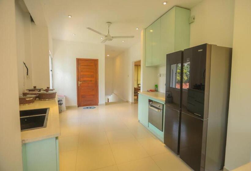 ペンション Back Packer S Oasis Unawatuna