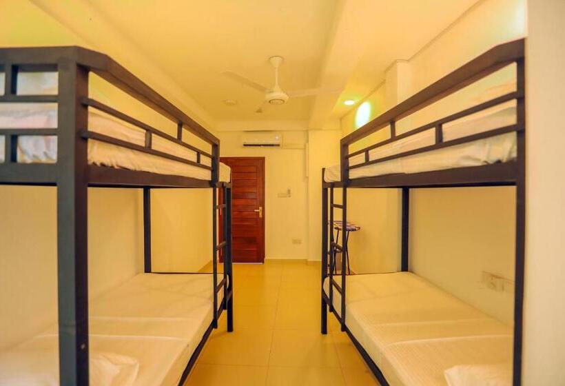 ペンション Back Packer S Oasis Unawatuna