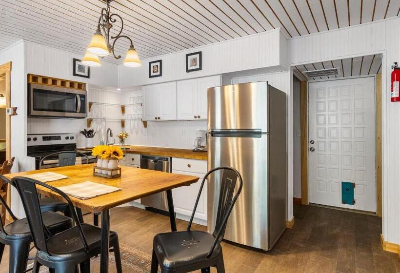 膳宿费 Big Fern Cabin