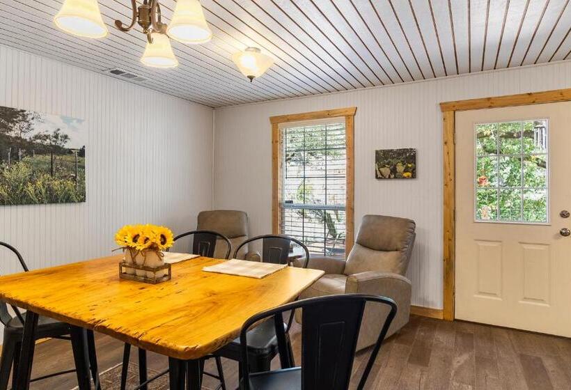 膳宿费 Big Fern Cabin