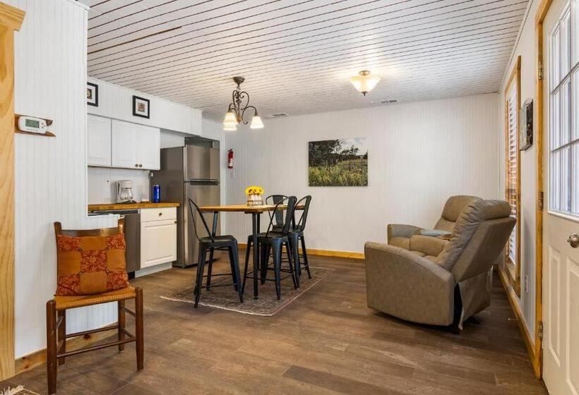 膳宿费 Big Fern Cabin