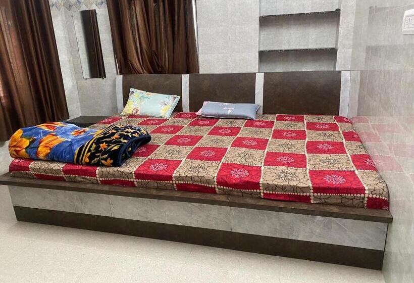 Пансион Khatu Shyam Baba Room Booking