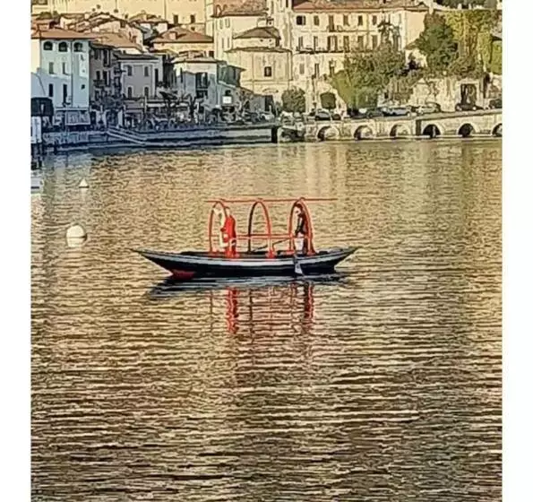 ペンション La Perla Del Lago