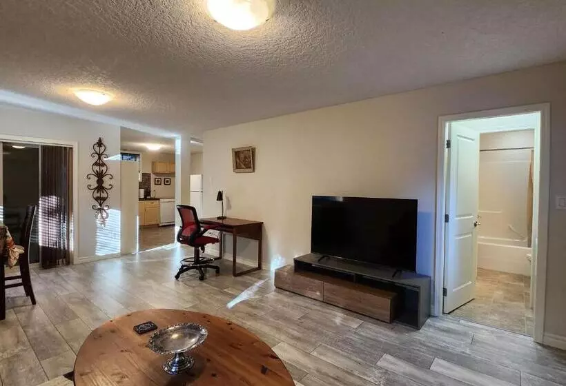 ペンション Peaceful Suite Near The Lake