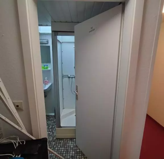 Majatalo Room In Guest Room   Single Room With Shared Bathroom And Kitchen In Hundsbach