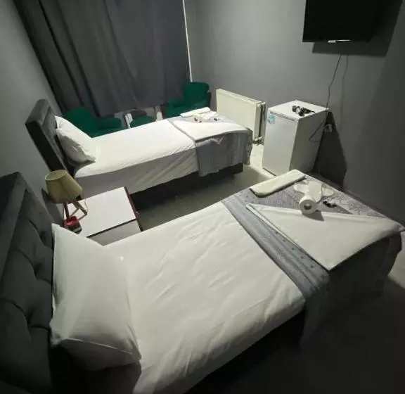 Uraz Suit Otel
