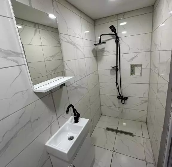 Uraz Suit Otel