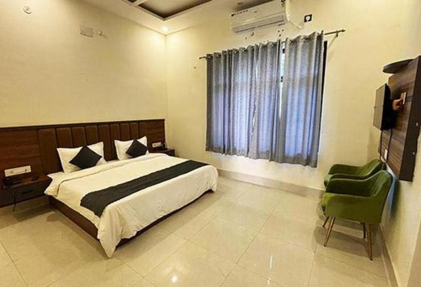 Fabhotel Downtown Residency