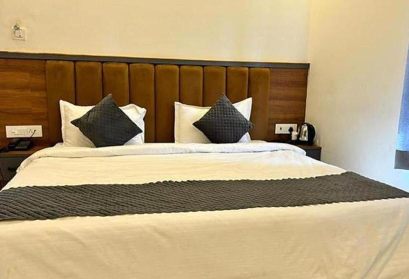 Fabhotel Downtown Residency