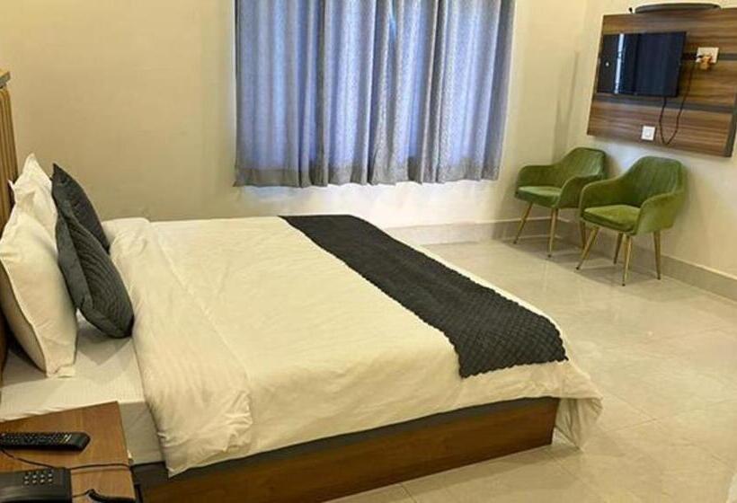 Fabhotel Downtown Residency