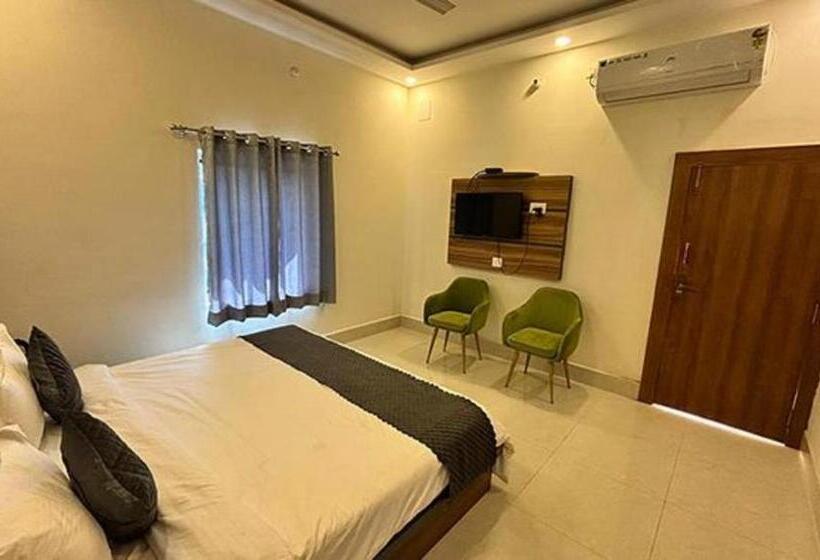 Fabhotel Downtown Residency