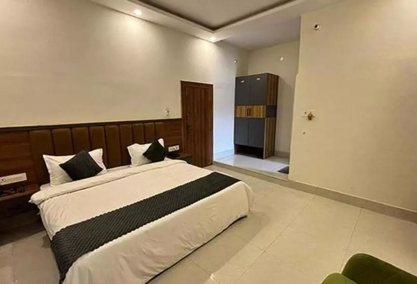 Fabhotel Downtown Residency