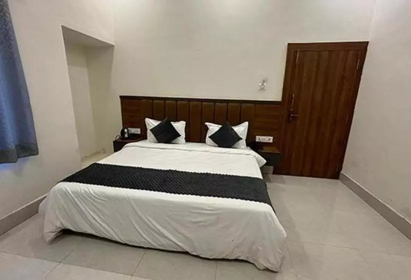 Fabhotel Downtown Residency