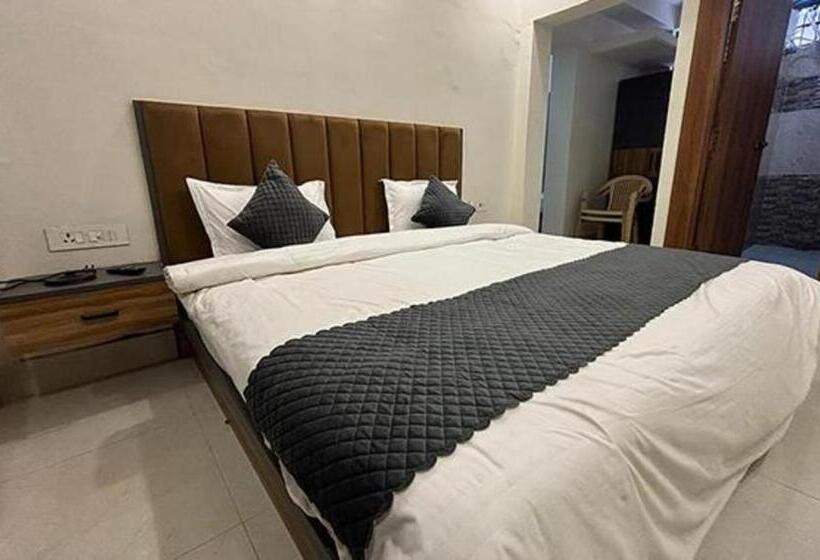 Fabhotel Downtown Residency