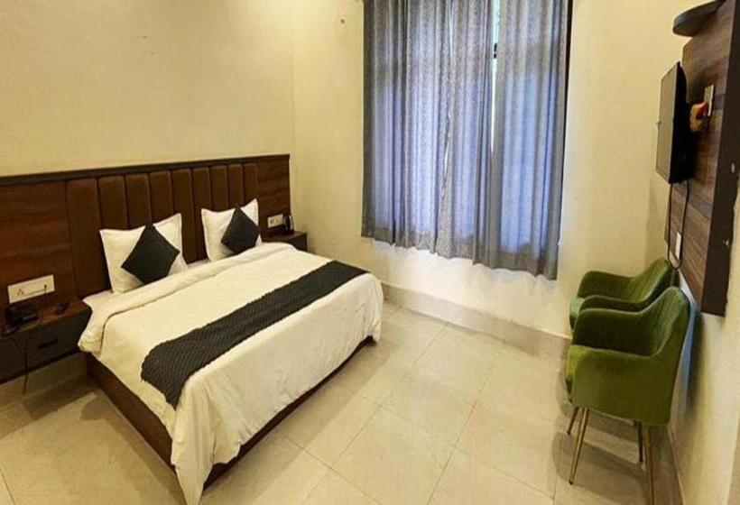 Fabhotel Downtown Residency