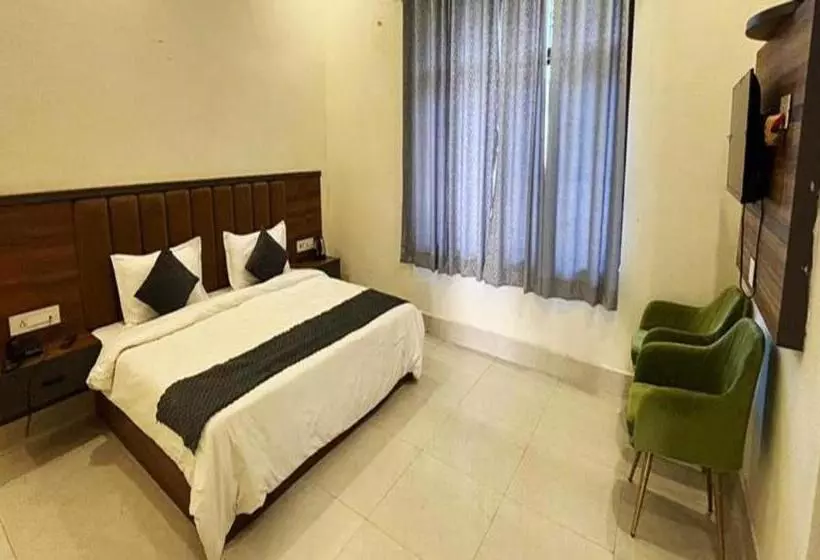 Fabhotel Downtown Residency