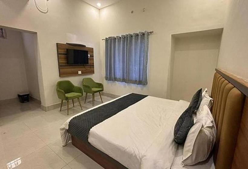 Fabhotel Downtown Residency