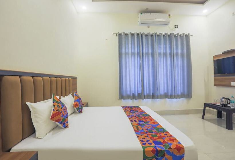 Fabhotel Downtown Residency