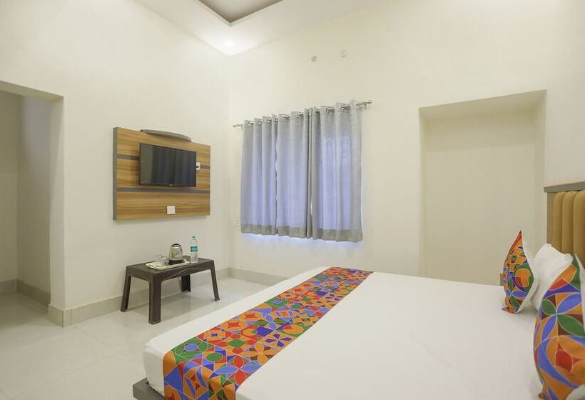 Fabhotel Downtown Residency