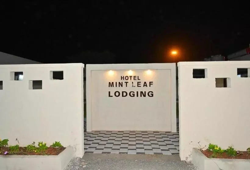 Hotelli Mint Leaf