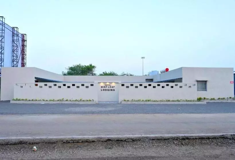 Hotelli Mint Leaf