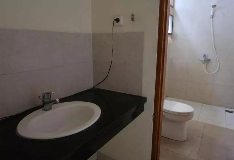 Hotelli Oyo 93833 Habitat Stay