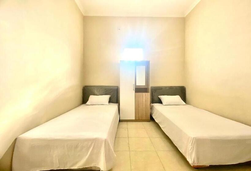 Hotel Oyo 93838 Delia Inn Syariah