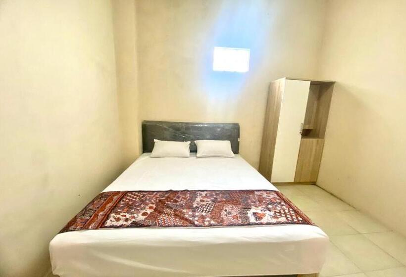 בית מלון כפרי Oyo 93838 Delia Inn Syariah