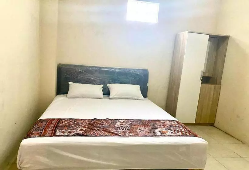 Hotelli Oyo 93838 Delia Inn Syariah