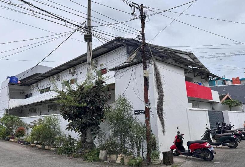 فندق Oyo 93858 Kost Reski 2