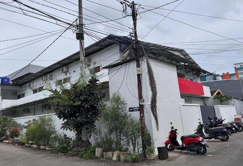 فندق Oyo 93858 Kost Reski 2